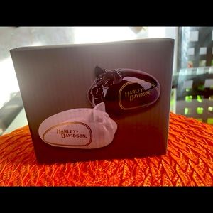 Harley Davidson Salt n Pepper Shaker. Original box. Never been used